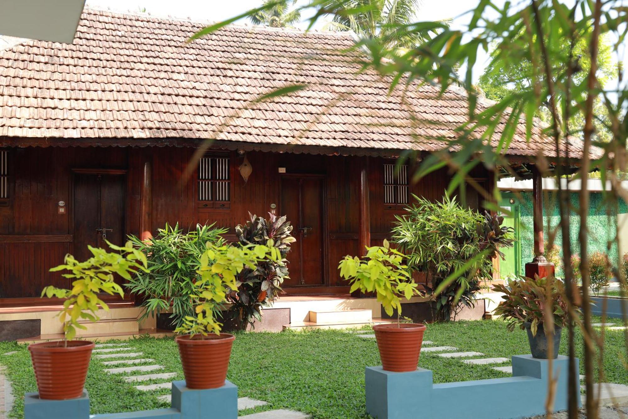 Cherai Beach Palace Exterior photo